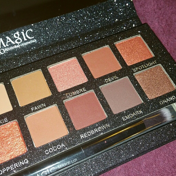 IMAGIC 14 Color Eye Shadow Palette - Picture 7 of 7
